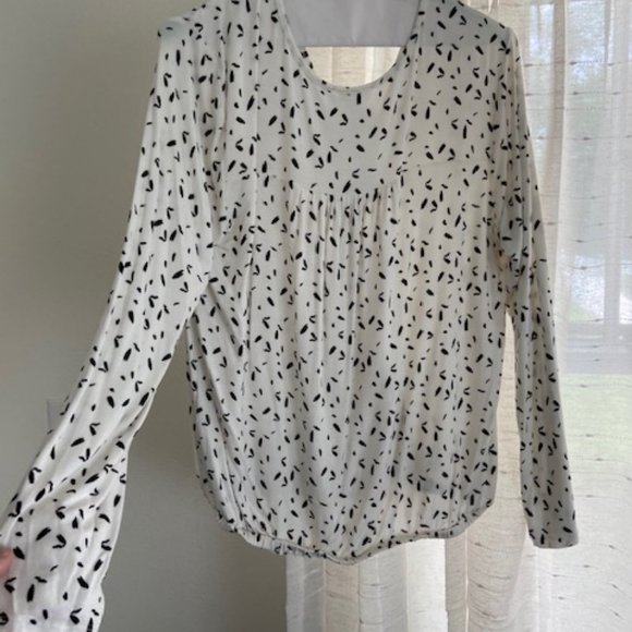 Finn's Grace Medium top - Picture 4 of 6